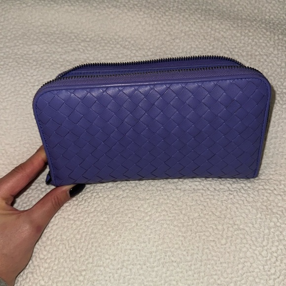 Bottega Veneta Nappa Violet Intrecciato Zip Wallet - Picture 3 of 4